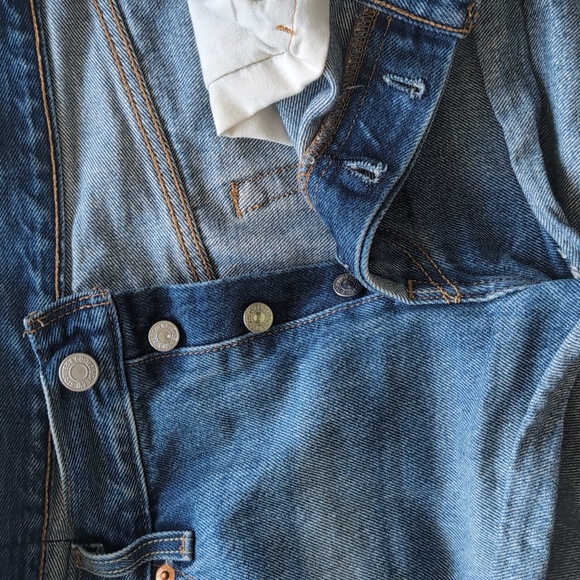 Levi's Cuffed Denim Shorts - Picture 3 of 4